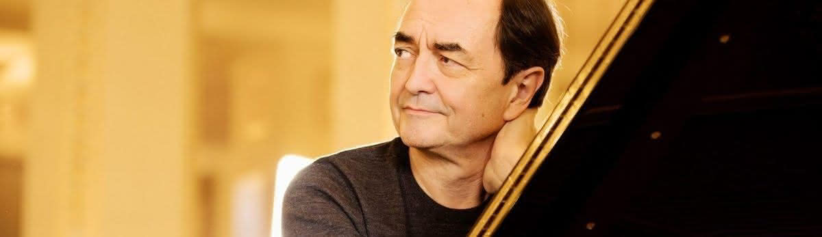 Pierre-Laurent Aimard plays Ravel's Piano Concerto for the Left Hand, 2022-10-29, Амстердам